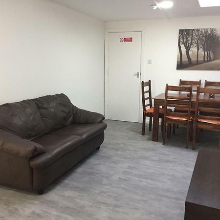 Sama'S Stylish Apartment Room 1 Manchester Exterior photo